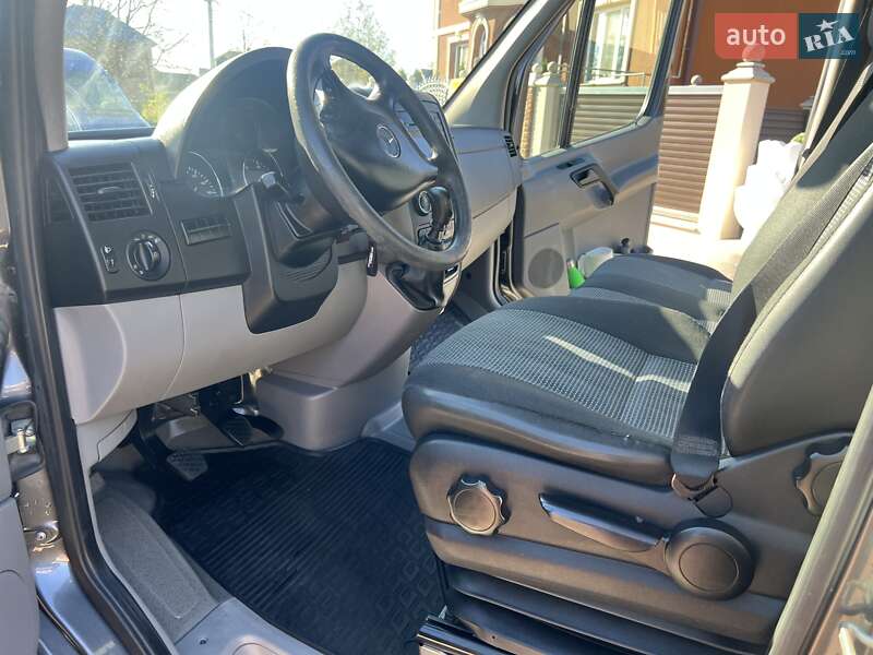 Вантажний фургон Mercedes-Benz Sprinter 2012 в Чернівцях