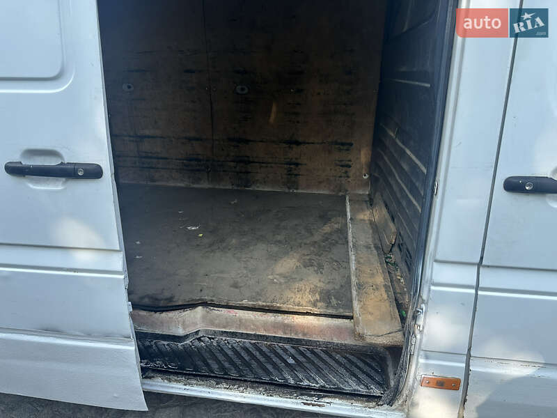 Грузовой фургон Mercedes-Benz Sprinter 2001 в Ужгороде