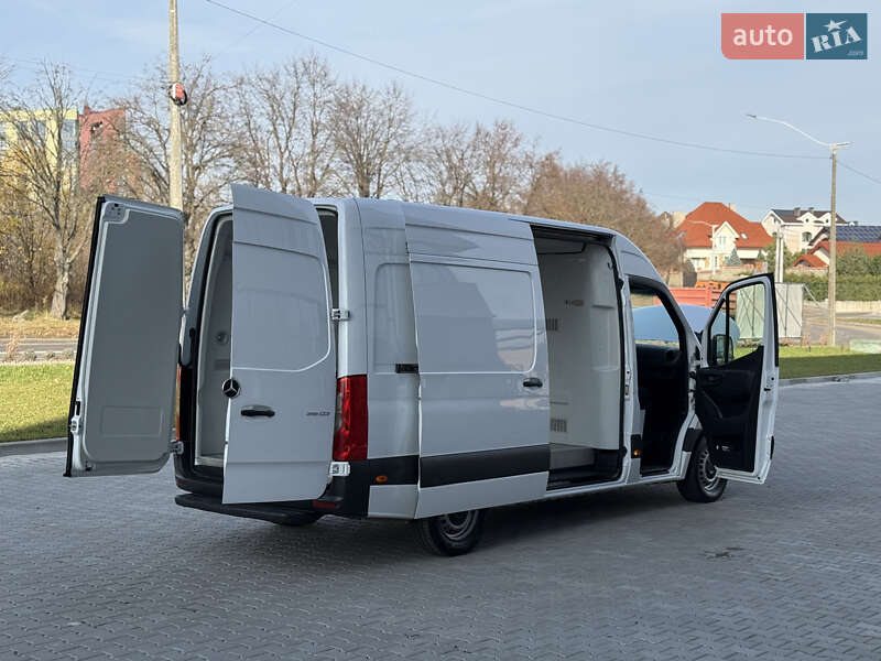 Вантажний фургон Mercedes-Benz Sprinter 2020 в Рівному фото 40 Вантажний фургон Mercedes-Benz Sprinter 2020 в Рівному