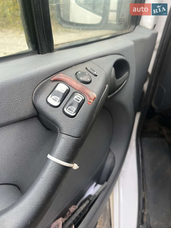 Туристический / Междугородний автобус Mercedes-Benz Sprinter 2000 в Кривом Роге фото 18 Туристический / Междугородний автобус Mercedes-Benz Sprinter 2000 в Кривом Роге