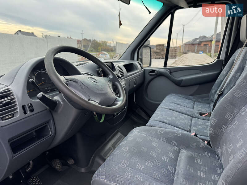 Вантажний фургон Mercedes-Benz Sprinter 2005 в Рівному