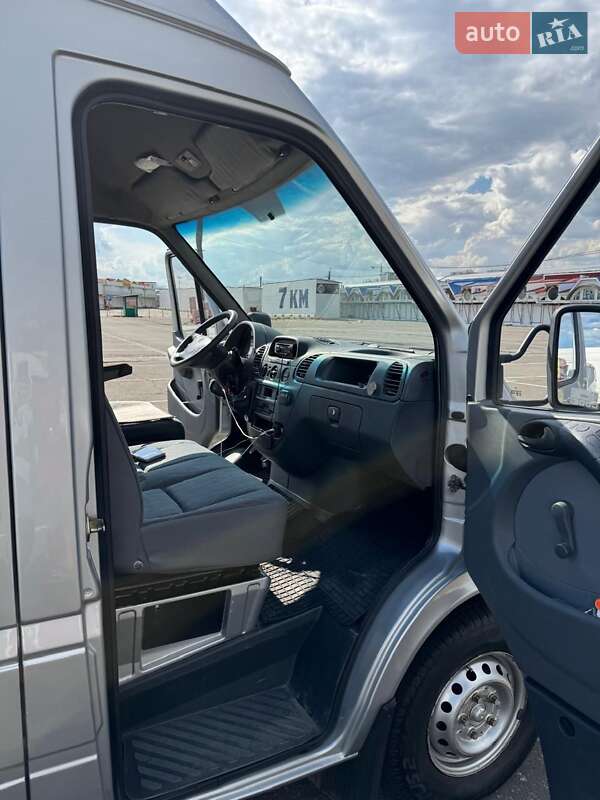 Вантажний фургон Mercedes-Benz Sprinter 2004 в Одесі фото 9 Вантажний фургон Mercedes-Benz Sprinter 2004 в Одесі