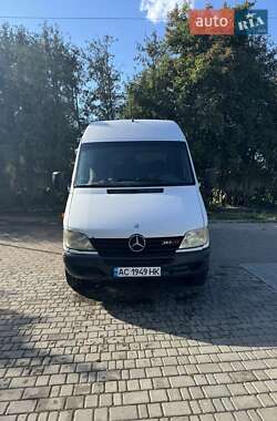 Вантажний фургон Mercedes-Benz Sprinter 2000 в Луцьку