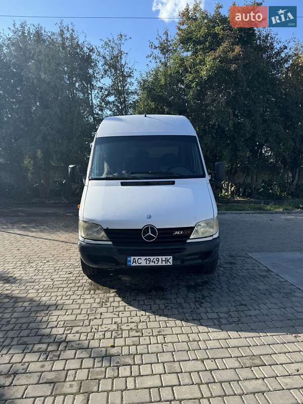 Вантажний фургон Mercedes-Benz Sprinter 2000 в Луцьку фото Вантажний фургон Mercedes-Benz Sprinter 2000 в Луцьку