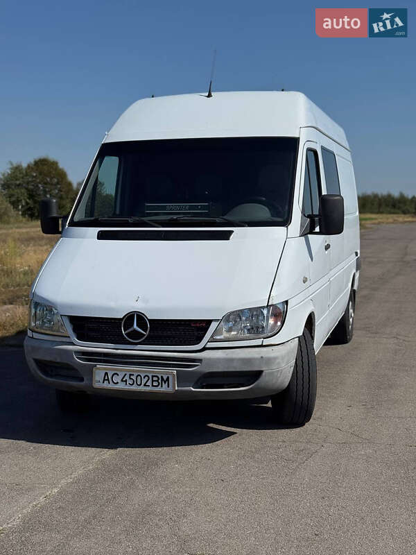 Грузовой фургон Mercedes-Benz Sprinter 2004 в Луцке фото 8 Грузовой фургон Mercedes-Benz Sprinter 2004 в Луцке