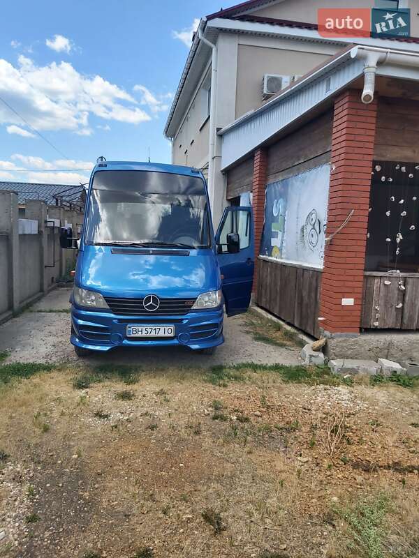 Mercedes-Benz Sprinter 2000