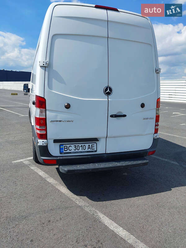 Грузовой фургон Mercedes-Benz Sprinter 2013 в Львове