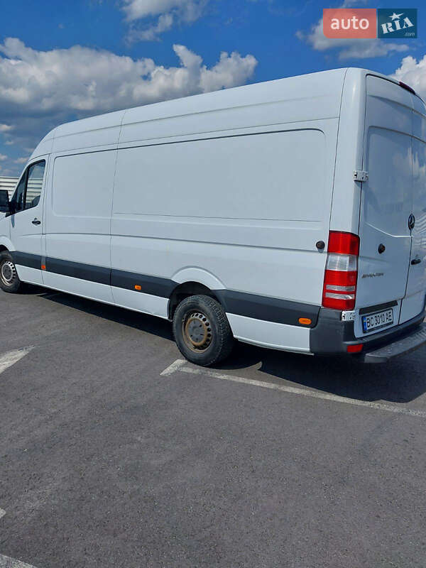 Грузовой фургон Mercedes-Benz Sprinter 2013 в Львове