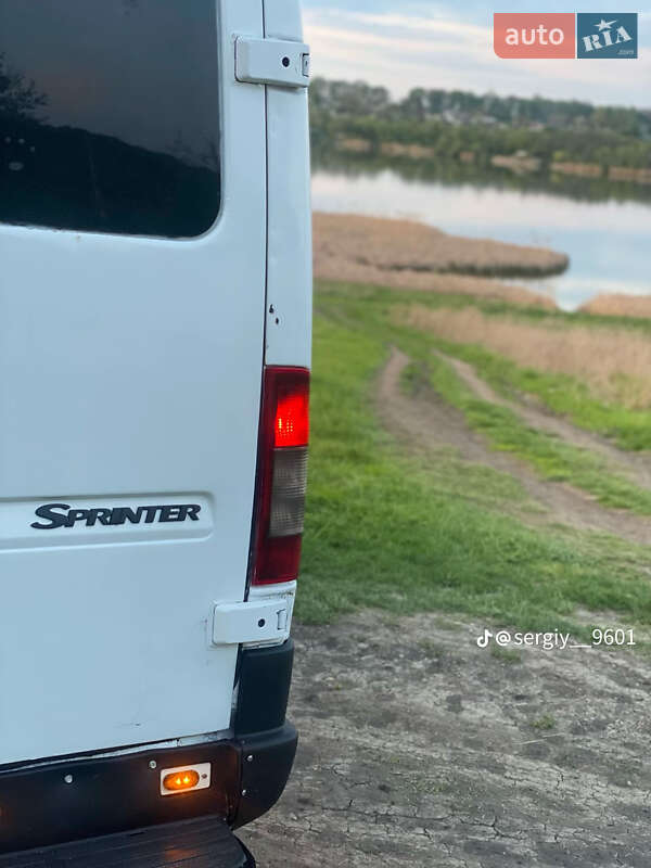 Вантажний фургон Mercedes-Benz Sprinter 2002 в Львові