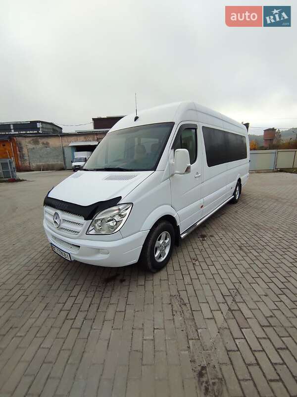 Mercedes-Benz Sprinter 2011