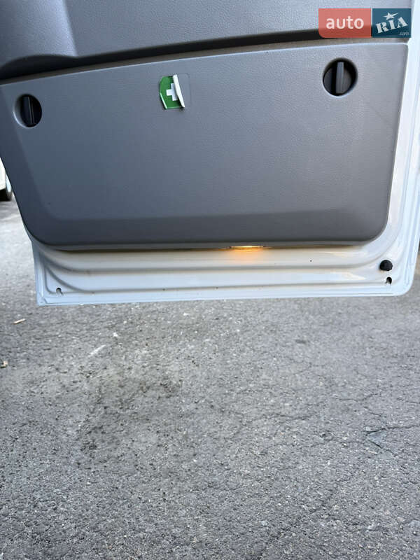 Вантажний фургон Mercedes-Benz Sprinter 2014 в Рівному