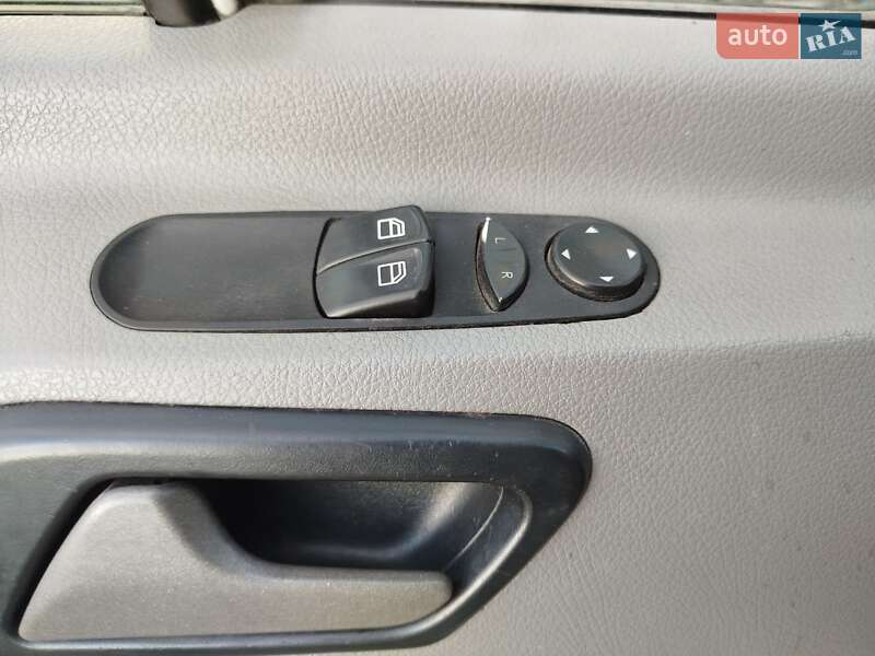 Вантажопасажирський фургон Mercedes-Benz Sprinter 2007 в Хмельницькому фото 8 Вантажопасажирський фургон Mercedes-Benz Sprinter 2007 в Хмельницькому