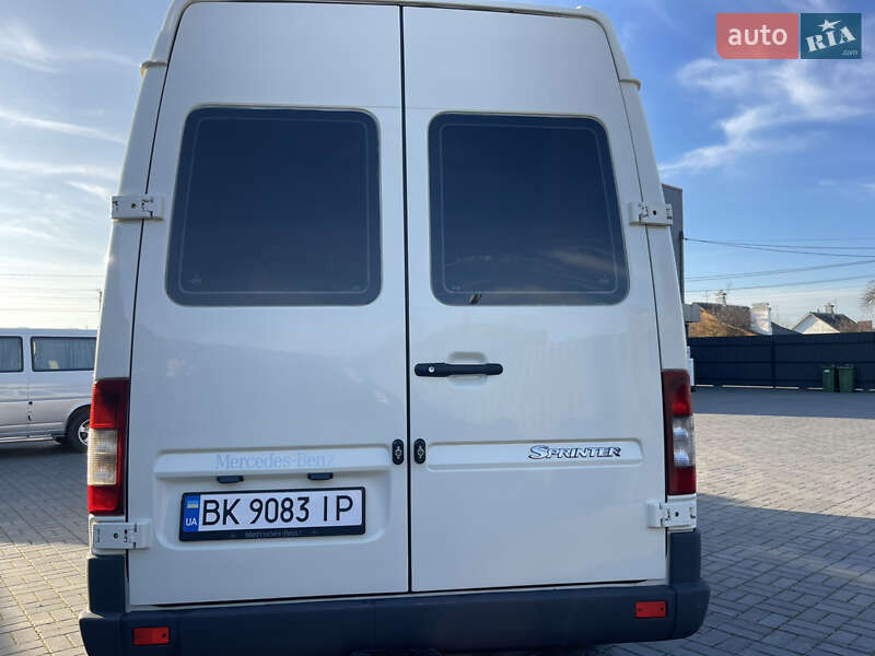 Вантажний фургон Mercedes-Benz Sprinter 2004 в Рівному фото 5 Вантажний фургон Mercedes-Benz Sprinter 2004 в Рівному