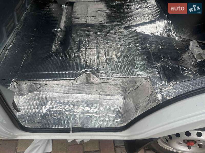 Грузопассажирский фургон Mercedes-Benz Sprinter 2005 в Луцке фото 17 Грузопассажирский фургон Mercedes-Benz Sprinter 2005 в Луцке