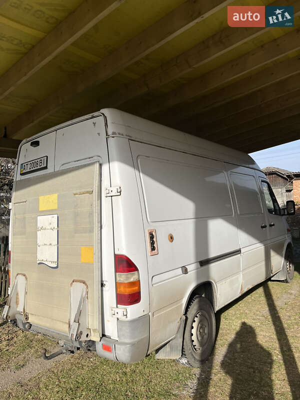 Грузовой фургон Mercedes-Benz Sprinter 2003 в Снятине