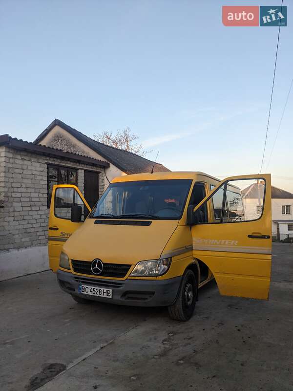 Мінівен Mercedes-Benz Sprinter 2004 в Комарному