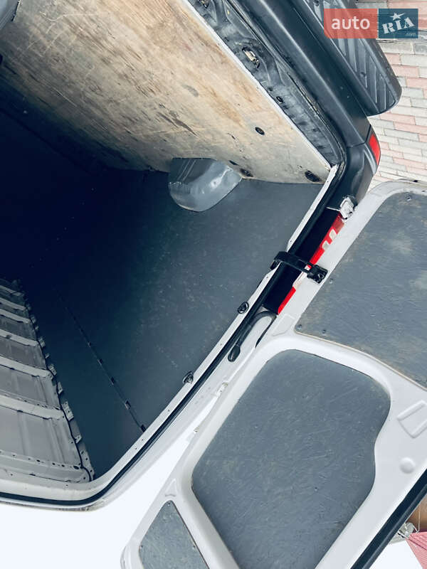 Вантажний фургон Mercedes-Benz Sprinter 2016 в Тячеві фото 15 Вантажний фургон Mercedes-Benz Sprinter 2016 в Тячеві