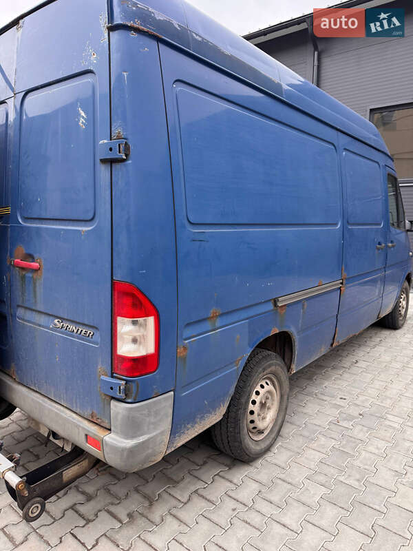 Микроавтобус грузовой (до 3,5т) Mercedes-Benz Sprinter 2004 в Ивано-Франковске фото 3 Микроавтобус грузовой (до 3,5т) Mercedes-Benz Sprinter 2004 в Ивано-Франковске