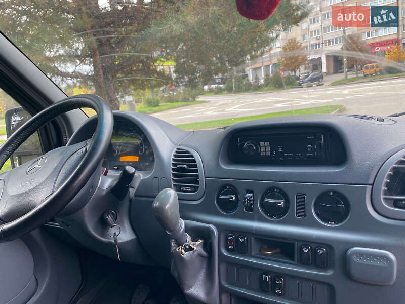 Вантажний фургон Mercedes-Benz Sprinter 2005 в Івано-Франківську