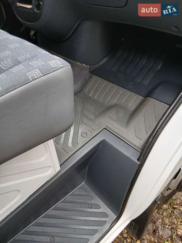 Грузовой фургон Mercedes-Benz Sprinter 2006 в Каменец-Подольском фото 36 Грузовой фургон Mercedes-Benz Sprinter 2006 в Каменец-Подольском