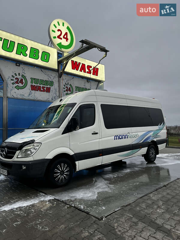 Mercedes-Benz Sprinter 2011