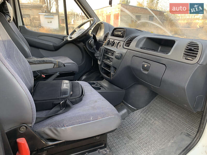 Вантажопасажирський фургон Mercedes-Benz Sprinter 2002 в Ізмаїлі фото 12 Вантажопасажирський фургон Mercedes-Benz Sprinter 2002 в Ізмаїлі