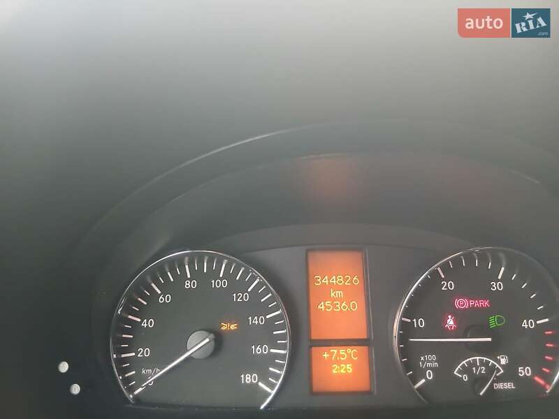 Вантажопасажирський фургон Mercedes-Benz Sprinter 2017 в Івано-Франківську