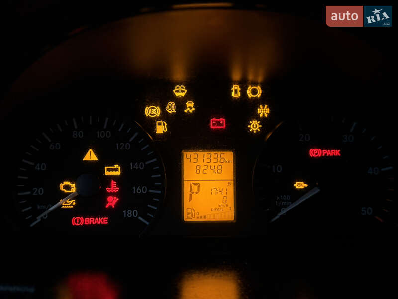 Грузопассажирский фургон Mercedes-Benz Sprinter 2015 в Иршаве фото 23 Грузопассажирский фургон Mercedes-Benz Sprinter 2015 в Иршаве