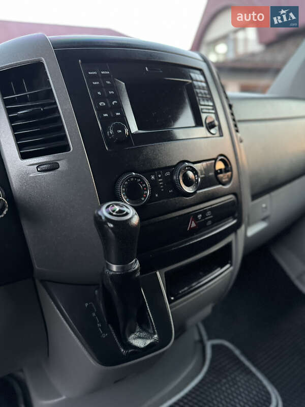 Грузопассажирский фургон Mercedes-Benz Sprinter 2015 в Иршаве фото 30 Грузопассажирский фургон Mercedes-Benz Sprinter 2015 в Иршаве