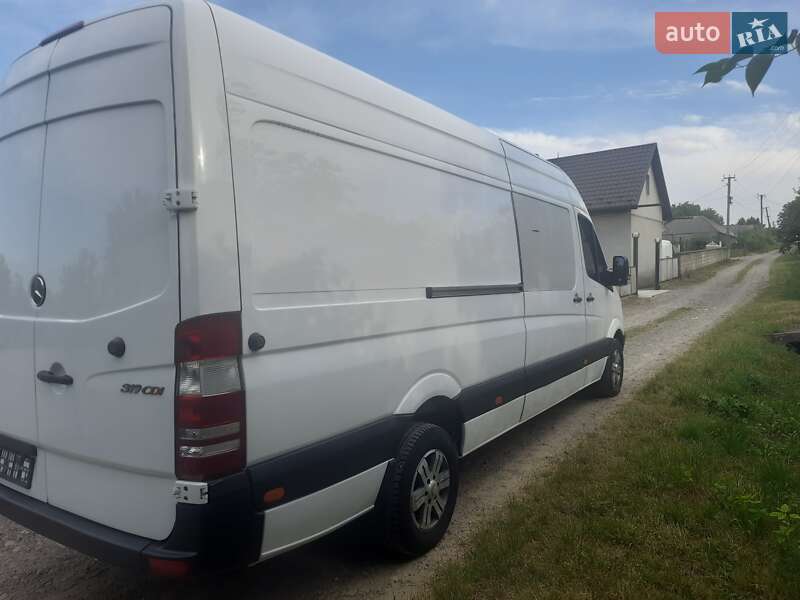 Грузовой фургон Mercedes-Benz Sprinter 2012 в Черновцах