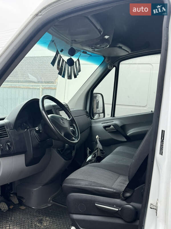 Микроавтобус грузовой (до 3,5т) Mercedes-Benz Sprinter 2012 в Киеве