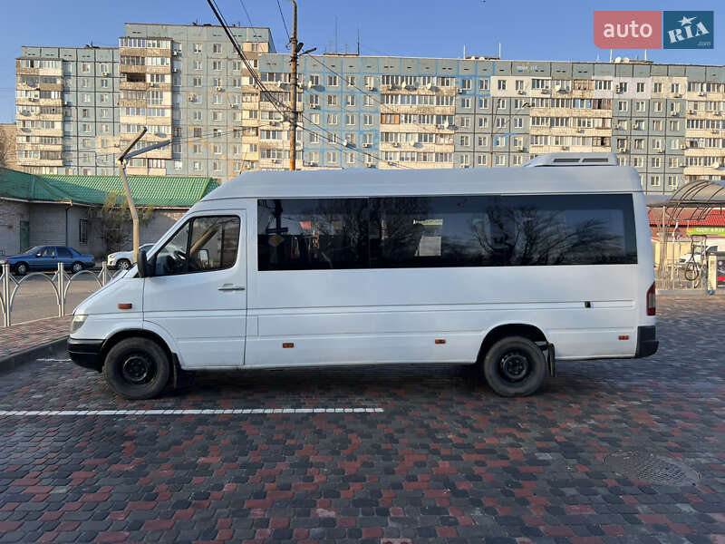 Туристический / Междугородний автобус Mercedes-Benz Sprinter 2005 в Днепре