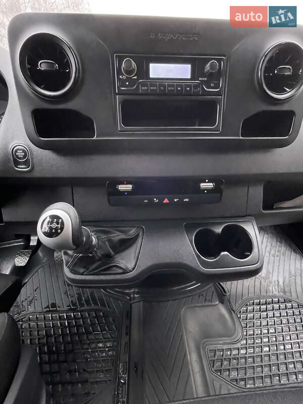 Вантажний фургон Mercedes-Benz Sprinter 2020 в Житомирі