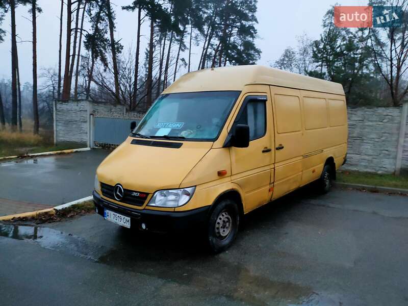 Грузовой фургон Mercedes-Benz Sprinter 2003 в Буче