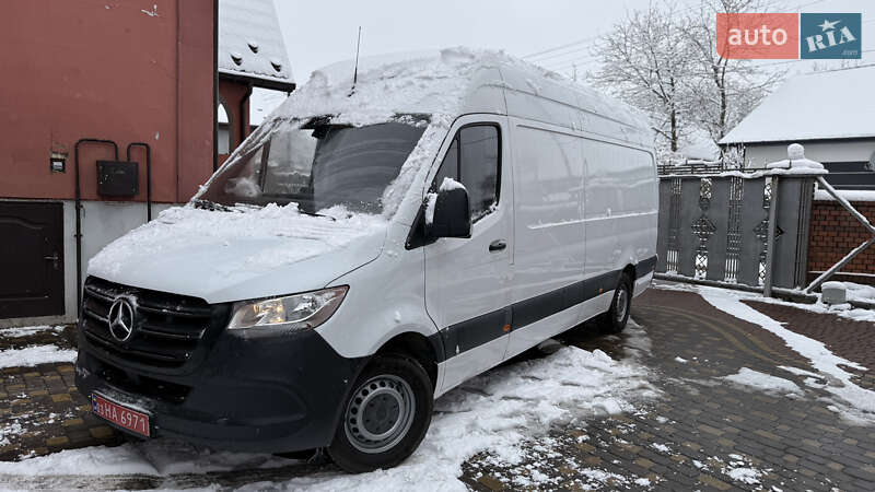 Грузовой фургон Mercedes-Benz Sprinter 2020 в Новояворовске