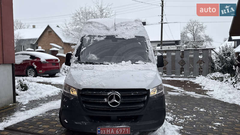 Грузовой фургон Mercedes-Benz Sprinter 2020 в Новояворовске