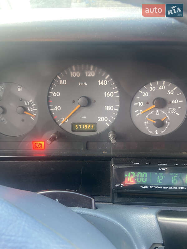 Грузовой фургон Mercedes-Benz Sprinter 1998 в Днепре