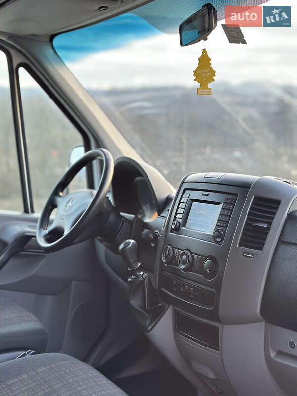 Микроавтобус грузовой (до 3,5т) Mercedes-Benz Sprinter 2016 в Черновцах