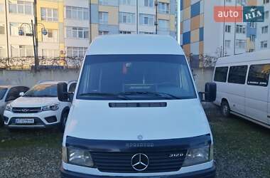 Микроавтобус Mercedes-Benz Sprinter 2000 в Ивано-Франковске