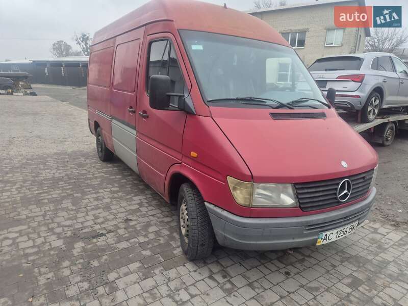 Грузовой фургон Mercedes-Benz Sprinter 1998 в Луцке
