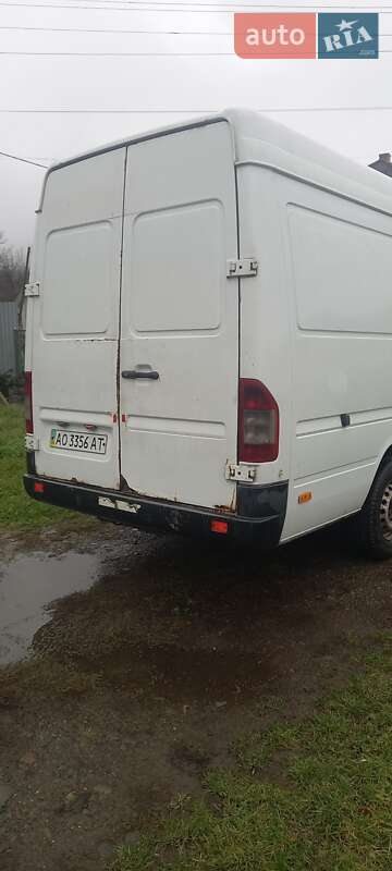 Вантажний фургон Mercedes-Benz Sprinter 2004 в Невицькому