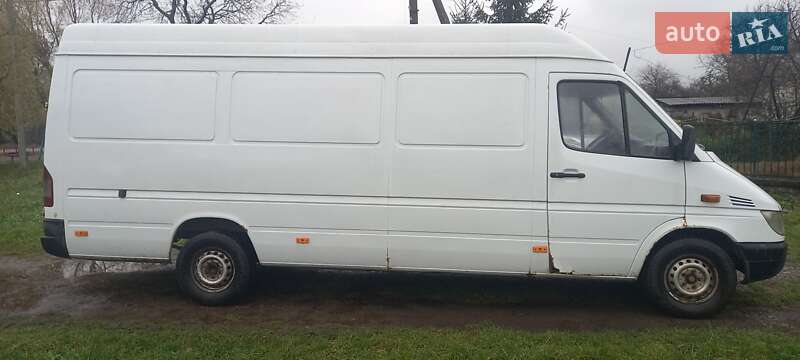 Вантажний фургон Mercedes-Benz Sprinter 2004 в Невицькому