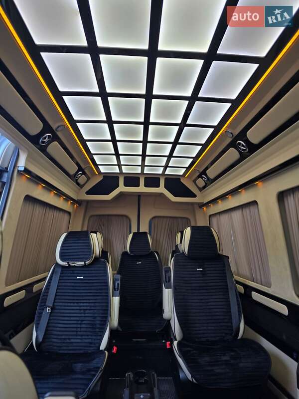 Мінівен Mercedes-Benz Sprinter 2016 в Рені