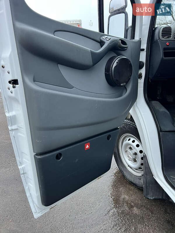 Вантажопасажирський фургон Mercedes-Benz Sprinter 2002 в Сарнах