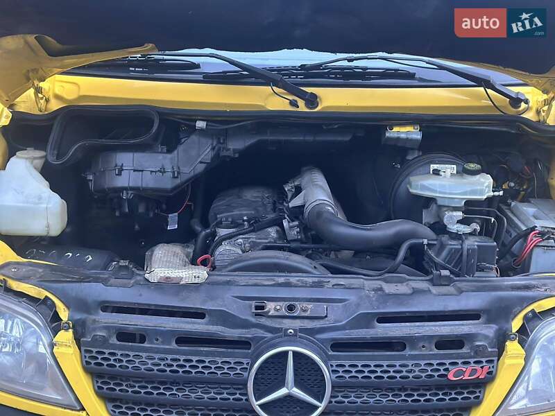 Эвакуатор Mercedes-Benz Sprinter 2004 в Любаре