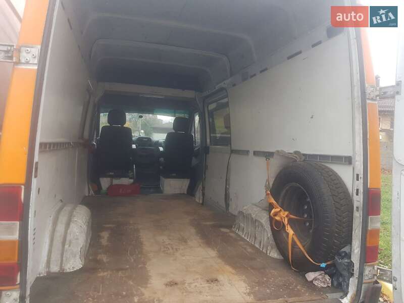 Микроавтобус Mercedes-Benz Sprinter 2002 в Киеве фото 9 Микроавтобус Mercedes-Benz Sprinter 2002 в Киеве