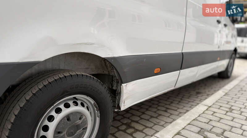 Вантажний фургон Mercedes-Benz Sprinter 2020 в Новояворівську