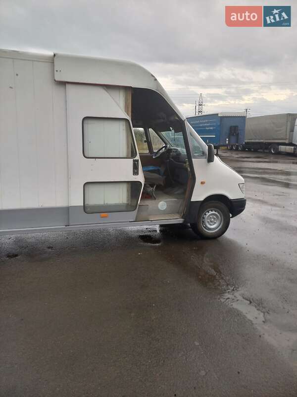 Грузовой фургон Mercedes-Benz Sprinter 1996 в Дрогобыче