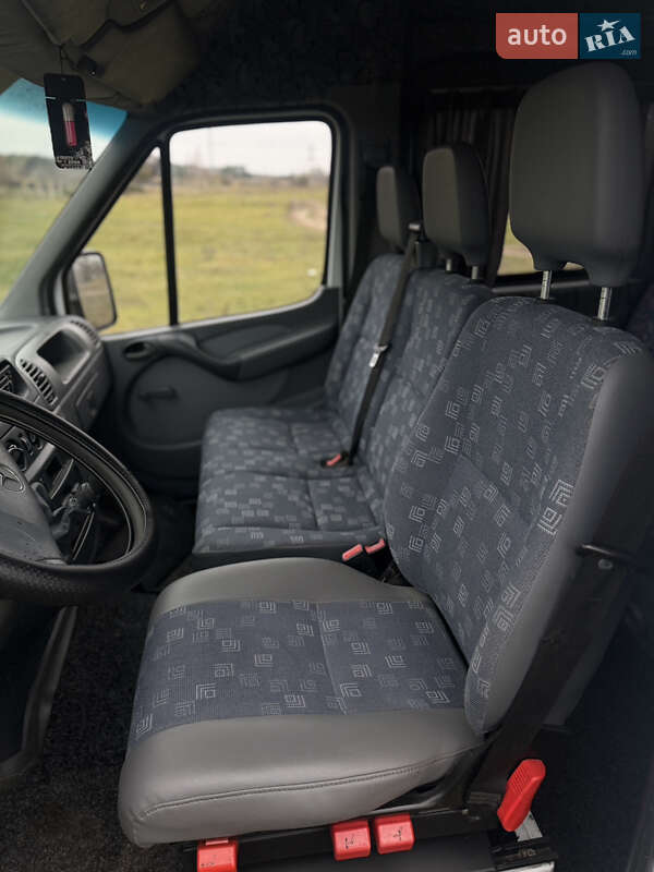 Вантажопасажирський фургон Mercedes-Benz Sprinter 2004 в Березному