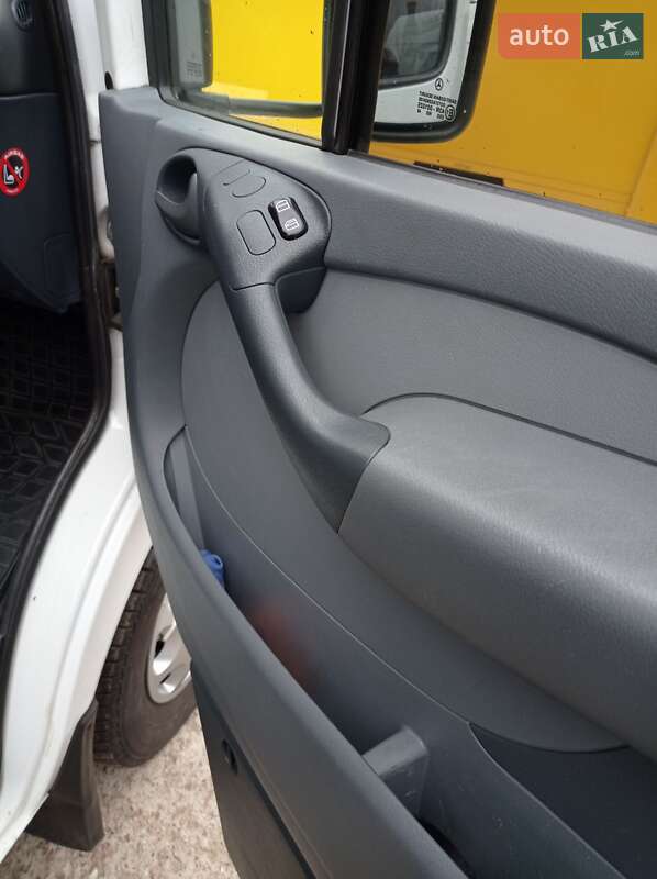 Вантажний фургон Mercedes-Benz Sprinter 2006 в Долинській